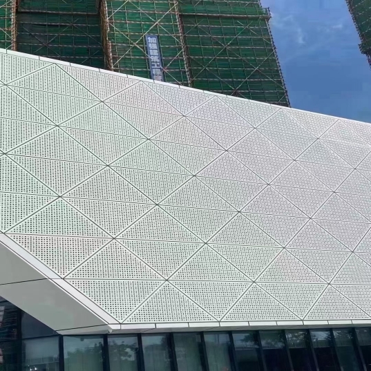 氟碳?jí)w鋁單板