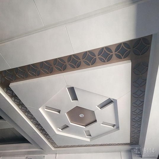 室內(nèi)天花鋁單板